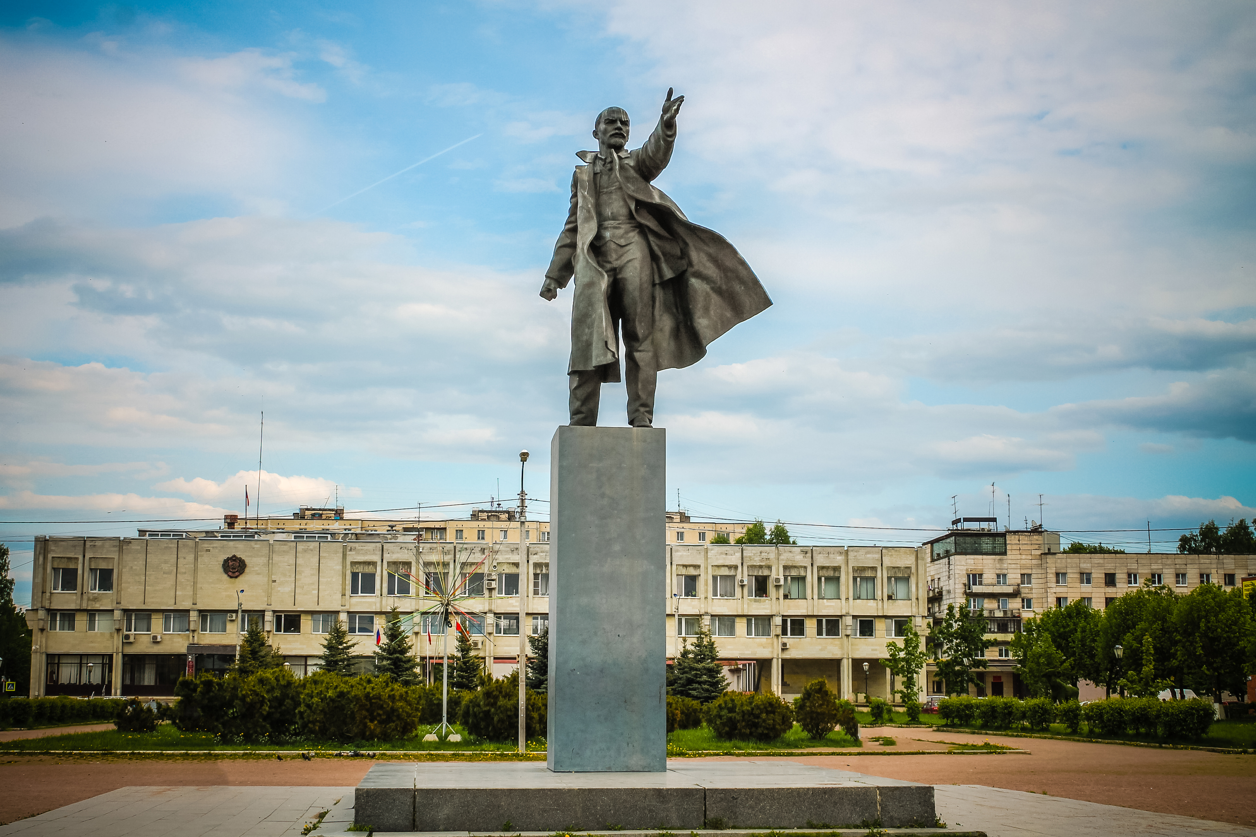 Ленинградская. Город Кировск Ленинградской области. Достопримечательности Кировска Ленинградской. Город Кировск Ленинградской области достопримечательности. Ленинградская область Кировск площадь Ленина.